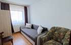 Inchiriez apartament 4 camere et intermediar cu parcare
