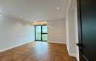 Penthouse cu 4 camere // terasă 70 mp / 200 mp / 3 parking / Straulesti