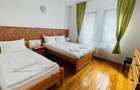 Casa Vila Pensiune Busteni de vanzare 10 camere , 2 garaje - 12