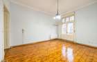 Apartament nemobilat, 3 camere, etaj 1, Bld.Revoluției - 11