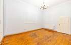 Apartament nemobilat, 3 camere, etaj 1, Bld.Revoluției - 13