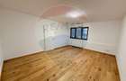 Apartament 4 camere, pe 2 niveluri si curte comuna în Centru - 17