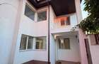Colentina Închiriez casa 4 cam singur în curte centrală gaze 3 locuri parcare - 1