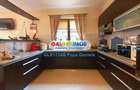 Vanzare vila  P+1+M,900 mp teren,Dobroesti complex rezidential - 9