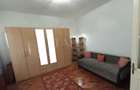 Apartament renovat, curte comună îngrijită, zona Podul Traian. - 4