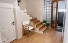 Casa in apreciabil potential,cu terase, curte,gradina echipata,2 pivnite,Str. Ro - 15