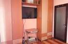 Apartment 3 camere decomandat, mobilat, doua balcoane, centrala gaze. Negociabil - 13