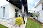 Duplex despartit prin garaj, 5 camere, 137 mp utili - Dumbravita - 4