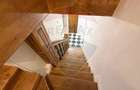 Apartament 4 camere, pe 2 niveluri si curte comuna în Centru - 32