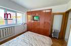 Apartament 3 camere,str.Victoriei,etaj 2 - 12
