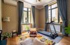 Traian, apartament in vila, 5 camere - 15