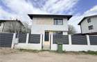 Casa de vanzare – pozitie excelenta, in centrul comunei - 2