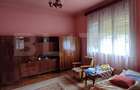 Casa renovabila cu 2 spatii comerciale, 416.6 mp, teren de 781 mp, zona Micro I - 8