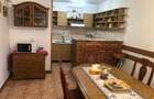 Casa individuala 5 Camere cu parcare doar pentru familii - 1