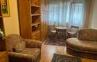 Vând apartament decomandat, 2 camere, etajul 2 / 4, Băile Herculane, zona Piață - 1
