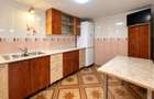 Casă individuală | Pe Colt | Teren 340 mp | 2 corpuri | Voluntari - 11