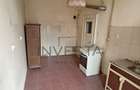 Apartament cu 2 camere cu terasa de 17 mp, tavan inalt, zona Centrala!