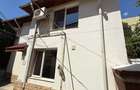 casa P+1, aproape de Piata Universitatii, pet friendly, curte comuna - 1