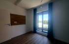 ​Oportunitate: Apartament cu 2 camere la etajul 3, finisaje de calitate - 8