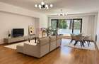 Apartament renovat cu 3 dormitoare și vedere spre parc - 1