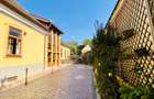 Casă de vânzare în centrul Hălchiu - 2