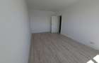 Vând apartament cu 2 camere, decomandat nou  + loc de parcare, situat in complex - 2