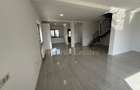Chirie Casă tip duplex  4 camere - 5