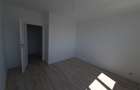 Vând apartament cu 2 camere, decomandat nou  + loc de parcare, situat in complex - 10