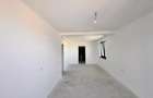 Casa / Vila | 5 camere | Curte 220  mp  | metrou 15 min | - 12