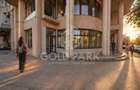 Spatiu Comercial - Central - Vitrina- Trafic Pietonal - 1