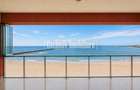 Vedere Frontala la Mare si Plaja la Picioare - Apartament cu Parcare Privata - 2