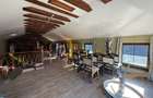 Spațiu comercial+locuință la mansardă,3 dormitoare, living,5 băi, teren 715 mp - 17