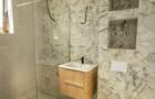 Vila alipita,finalizata, impecabil executata, teren 350mp, preechipare AC - 7