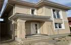 Duplex individual superb - 5 camere - zona excelenta - canalizare - despartit pr