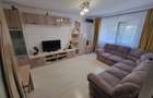 Apartament 3 camere zona Poarta 6 - 1