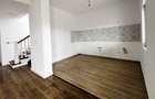 Duplex despărțit prin garaj, cu 5 camere - Zona Centrala - Dumbravita - 3