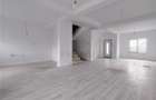 Duplex despartit prin C.T.- teren generos - living mare - 3
