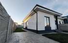 Duplex pe plan - teren generos - zona aproape de toate magazinele