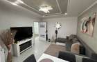 Apartament cu 3 camere  de vanzare, zona Comisia Centrala - 2