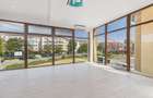 Spațiu comercial renovat, vitrină 8 m, Etaj 1 - 2