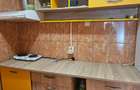 De închiriat 2 camere decomandate, etajul 2,  Micro 21, Bloc stradal - 4