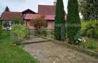 Casa deosebita, 3000 mp teren, 6 camere zona linistita - Barcani - 3