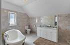 Vila / Casa superba cu 5 camere zona | 1032 mp teren |  Sanpetru Brasov - 13