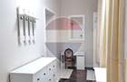 Apartament cu 3 camere pretebil pentru cabinet sau rezidential