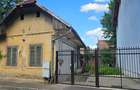 Vanzare locatie cu potential, casa si curte, zona Onix - 1