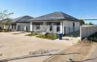 Vila parter mansardabila 4 camere 2 bai mobilatǎ/utilată 101mp 185 mp curte - 1