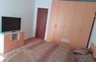 Proprietar  vând  apartament cu  3 camere decomandat în  Reșița  - 5