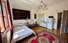 Apartament în vilă, zonă centrală, parcare - 1