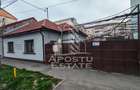 Casa individuala de vanzare, cu 4 camere si 2 garaje, zona Lipovei - 2