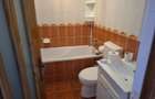 Inchiriez apartament 3 camere , 2 bai zona centrala